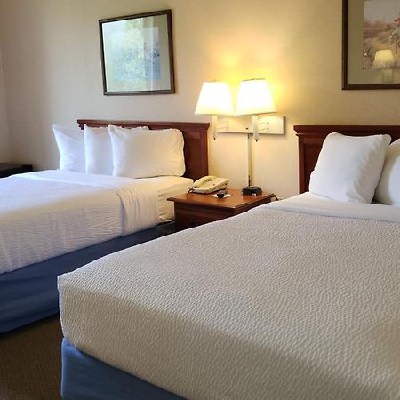 Magnuson Hotel West Liberty Esterno foto