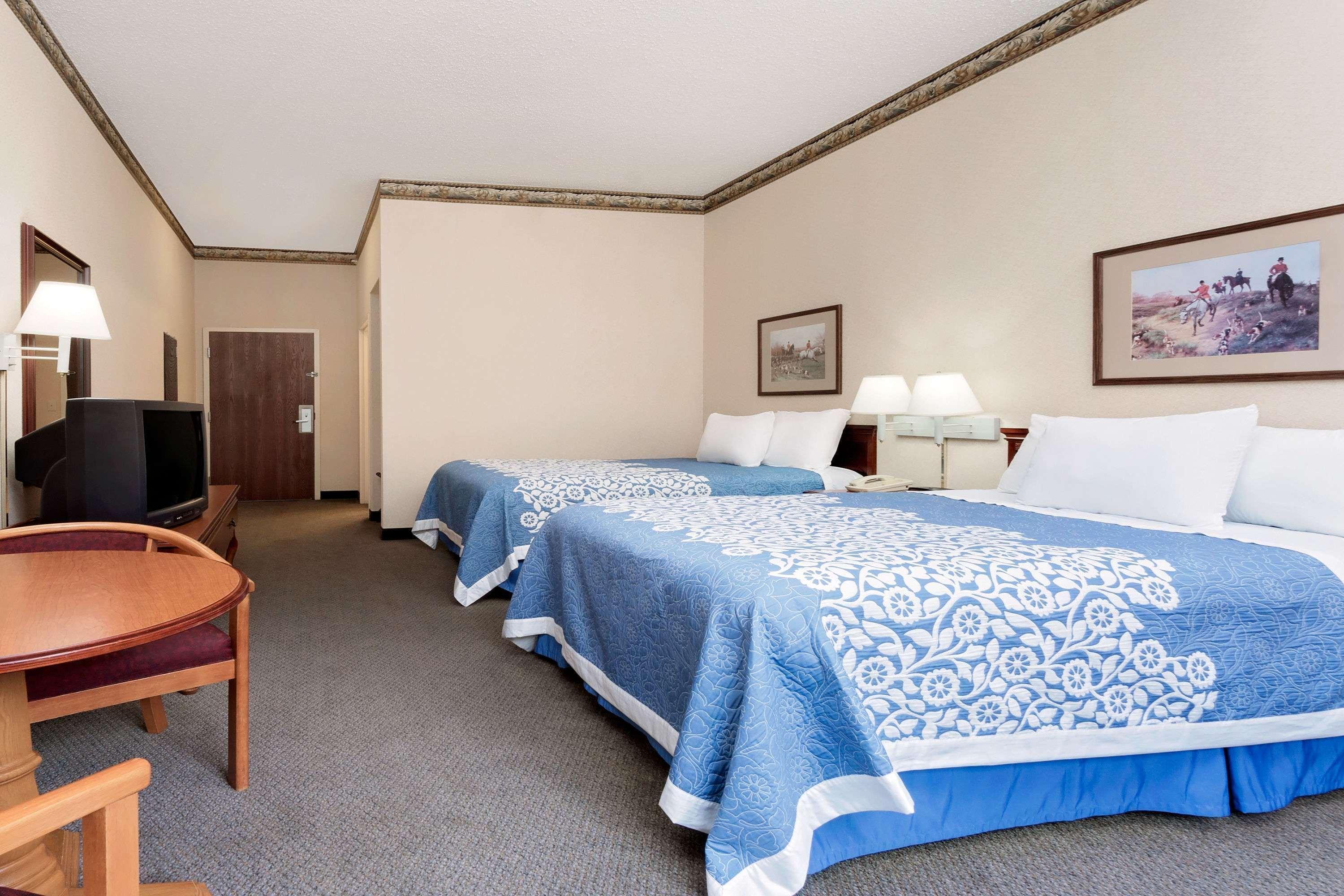 Magnuson Hotel West Liberty Esterno foto
