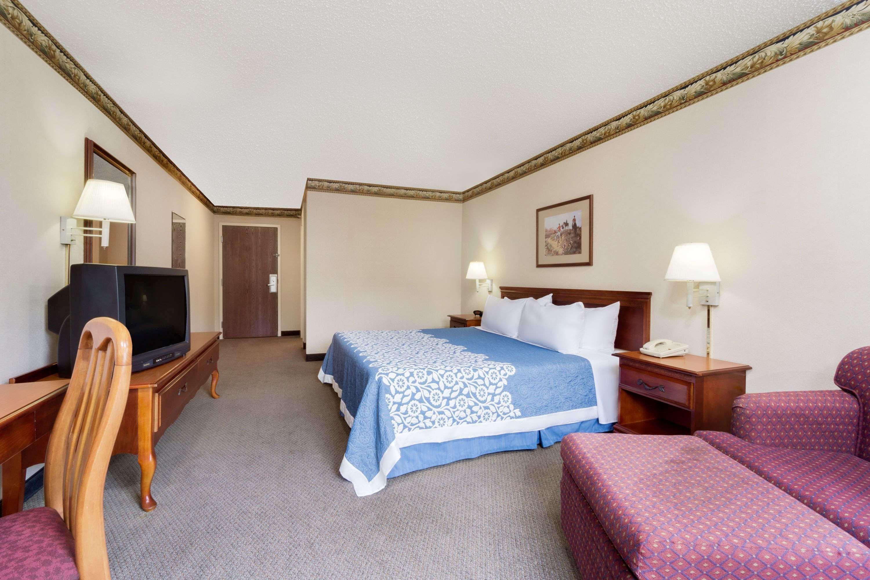 Magnuson Hotel West Liberty Esterno foto