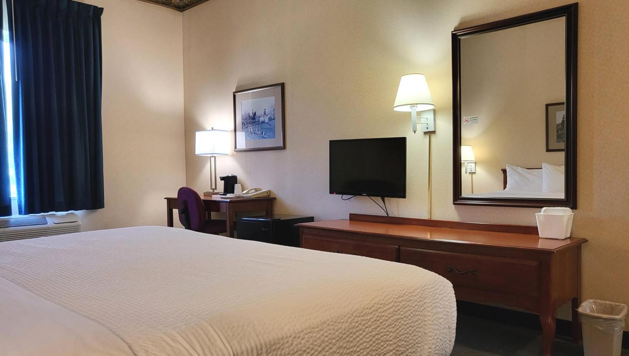 Magnuson Hotel West Liberty Esterno foto