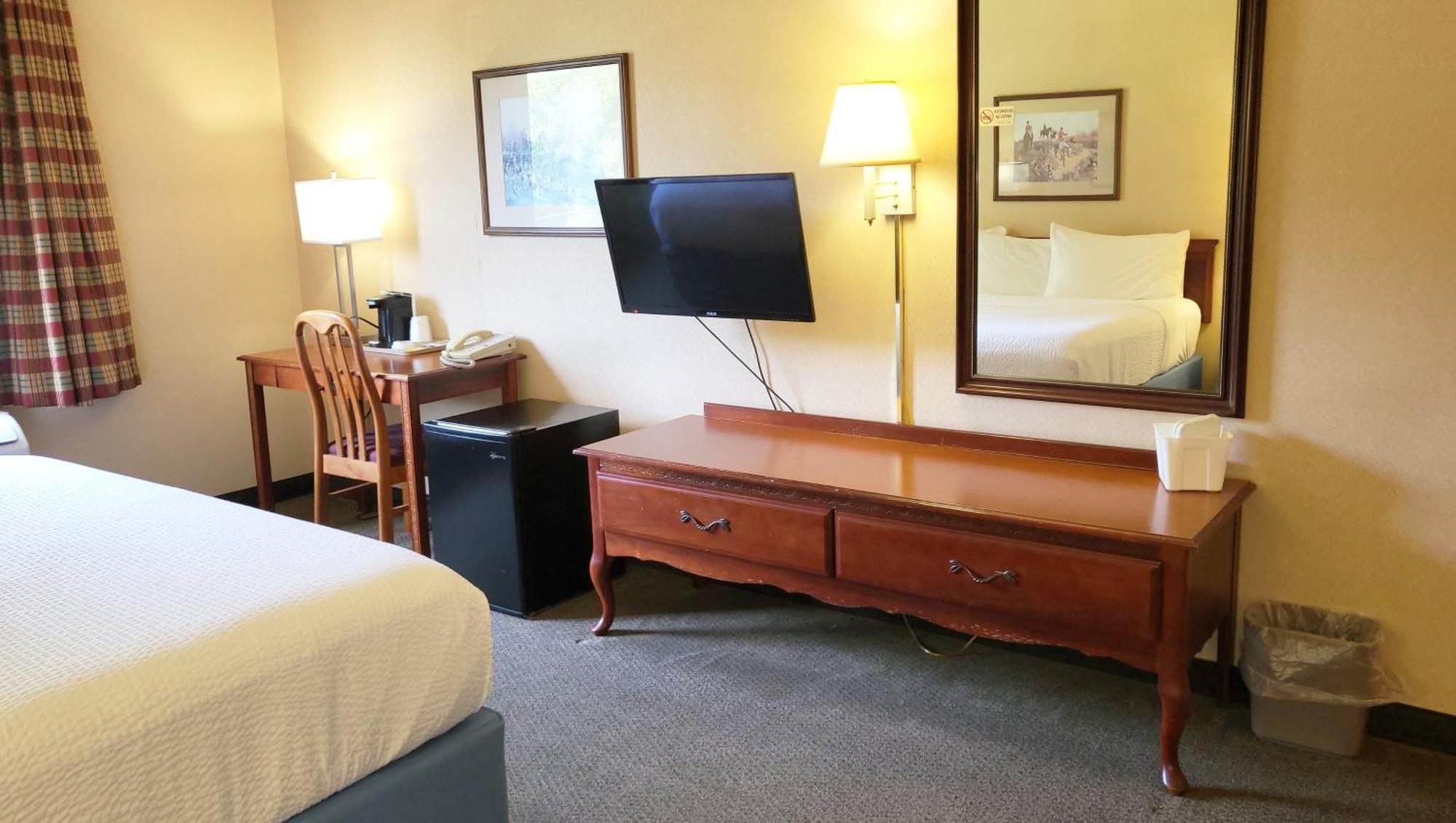 Magnuson Hotel West Liberty Esterno foto
